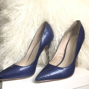 Blue snake like material pumps. Size 8.5